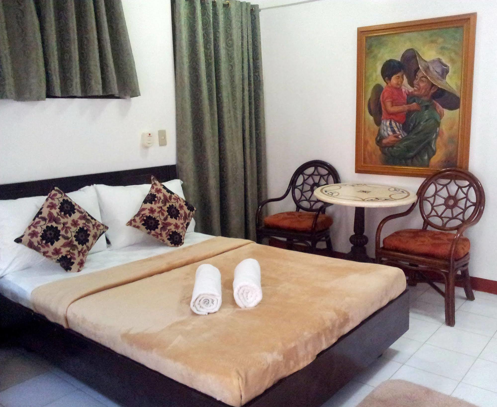 Deparis Beach Resort Balabag  Bagian luar foto