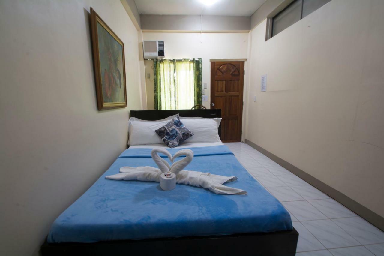 Deparis Beach Resort Balabag  Bagian luar foto