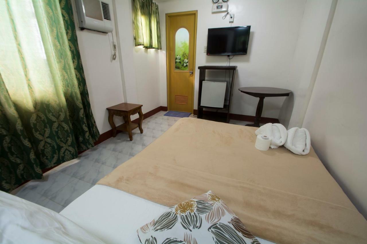 Deparis Beach Resort Balabag  Bagian luar foto
