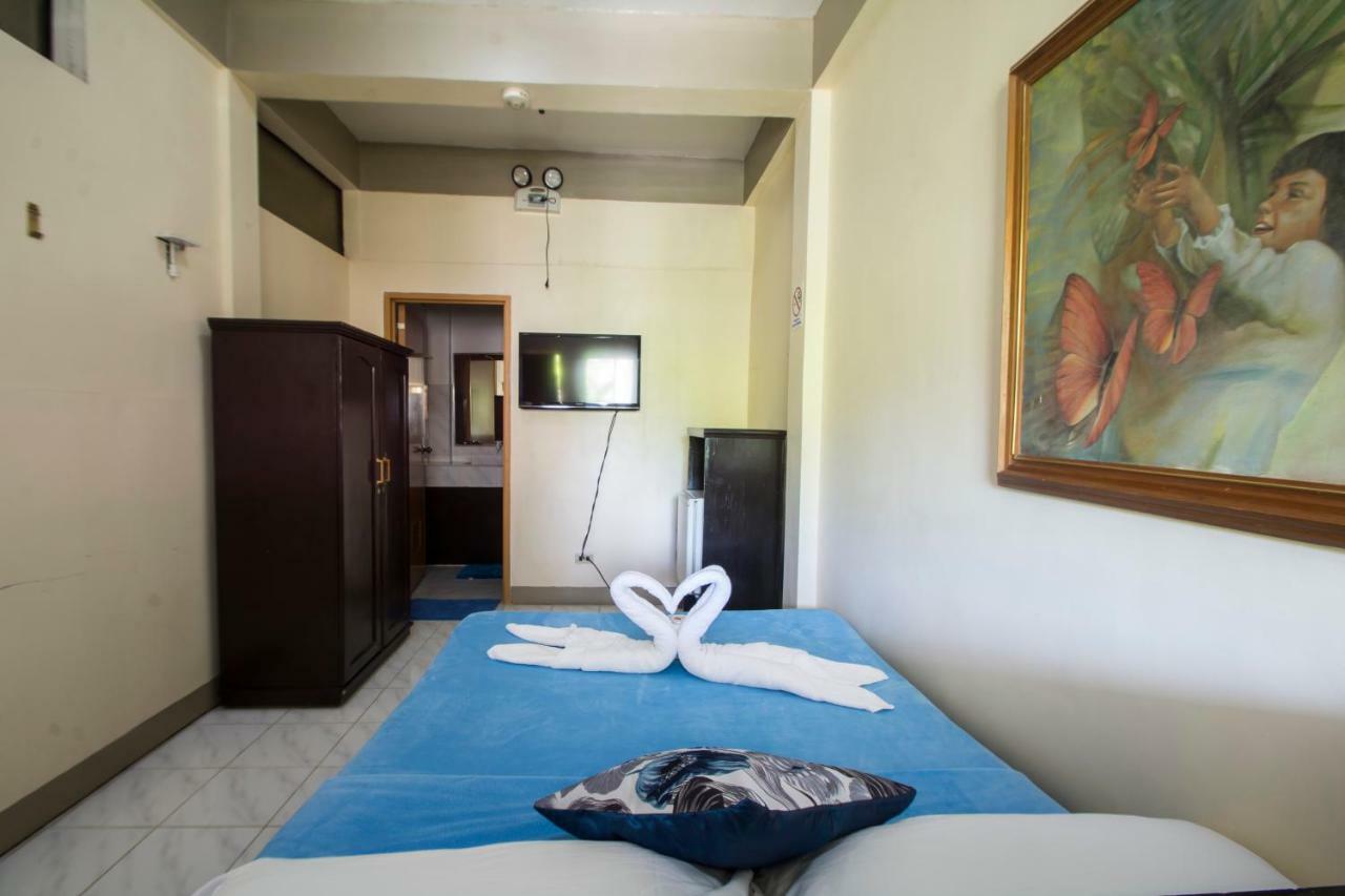 Deparis Beach Resort Balabag  Bagian luar foto
