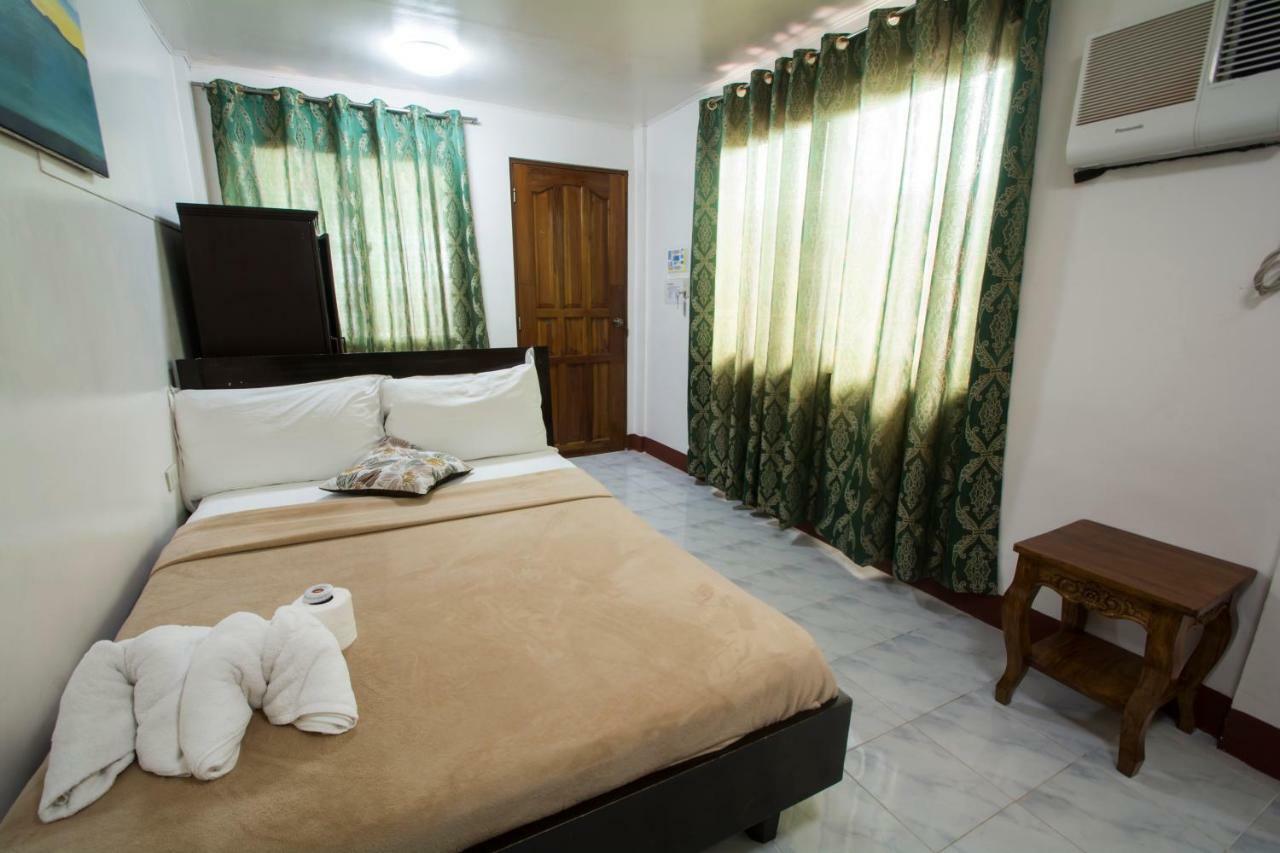 Deparis Beach Resort Balabag  Bagian luar foto