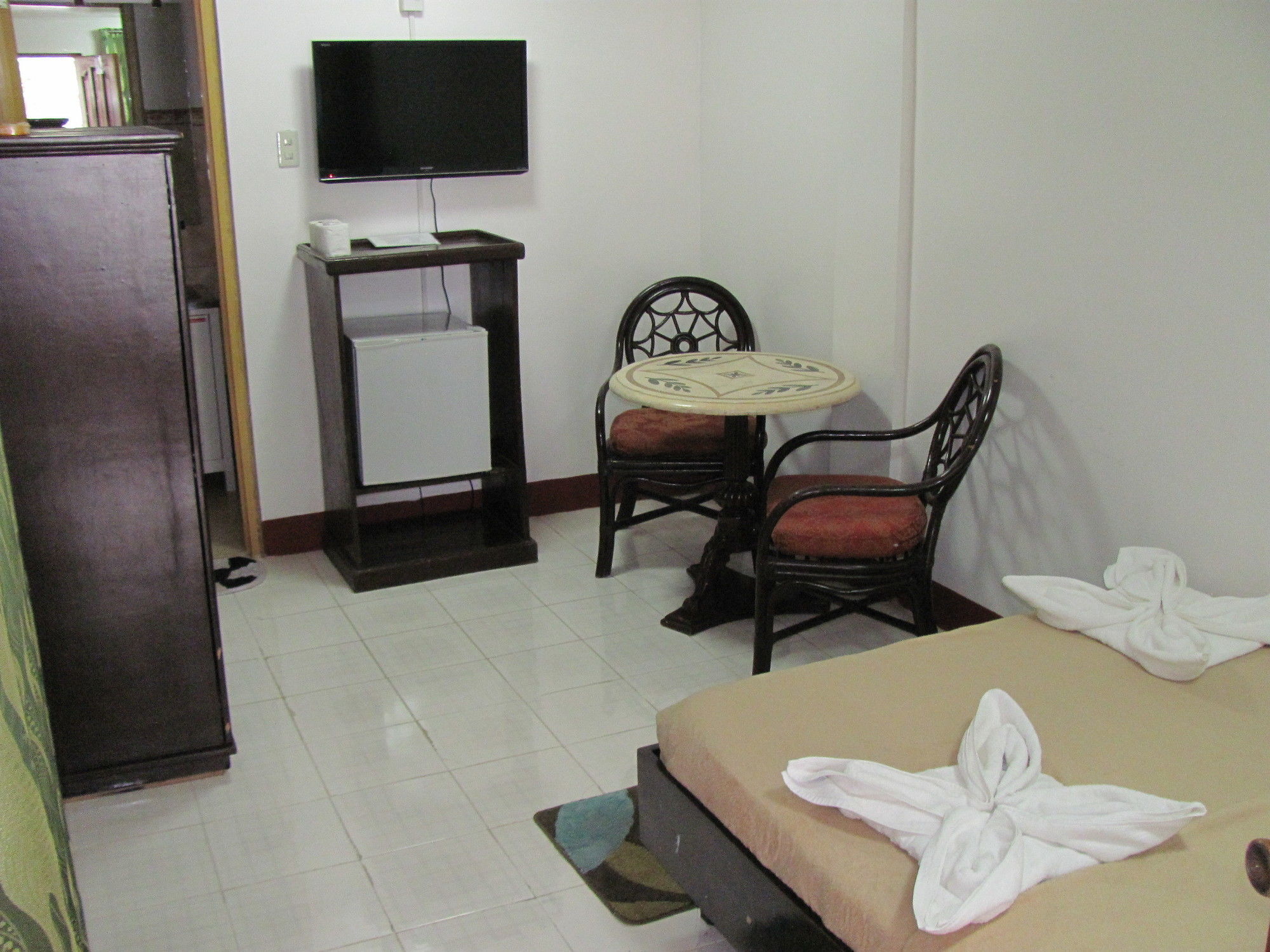 Deparis Beach Resort Balabag  Bagian luar foto