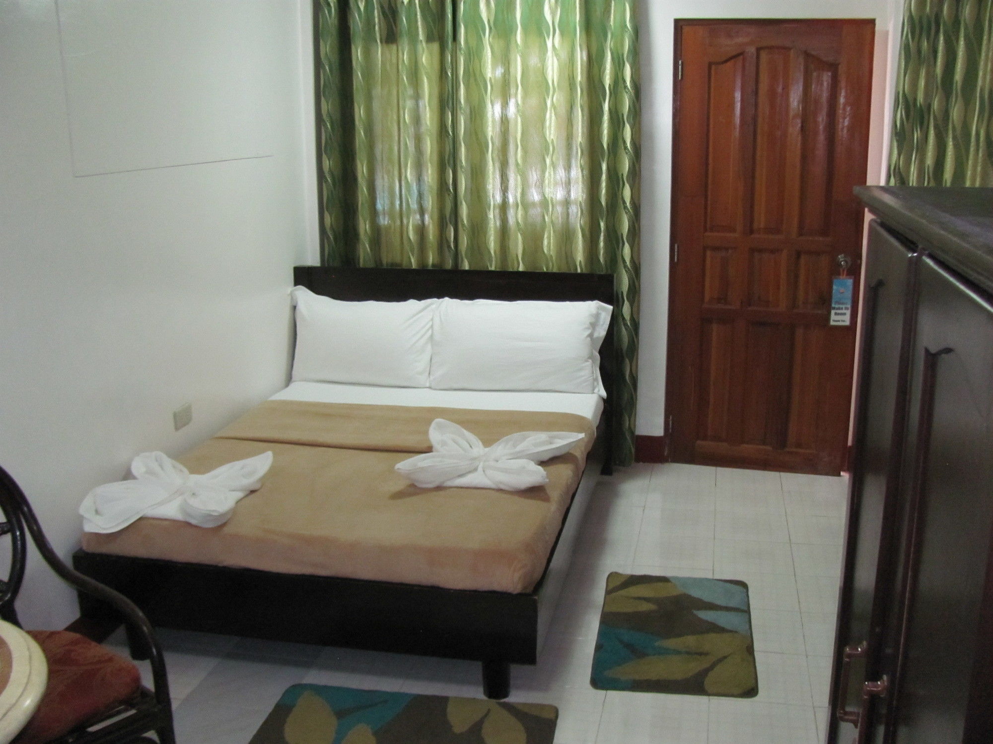 Deparis Beach Resort Balabag  Bagian luar foto